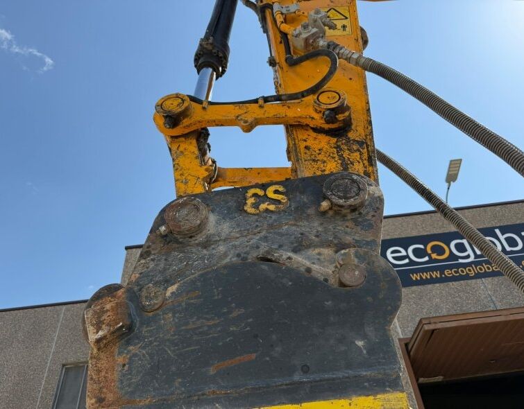 JCB 210 XLC **EPIROC HAMMER**
